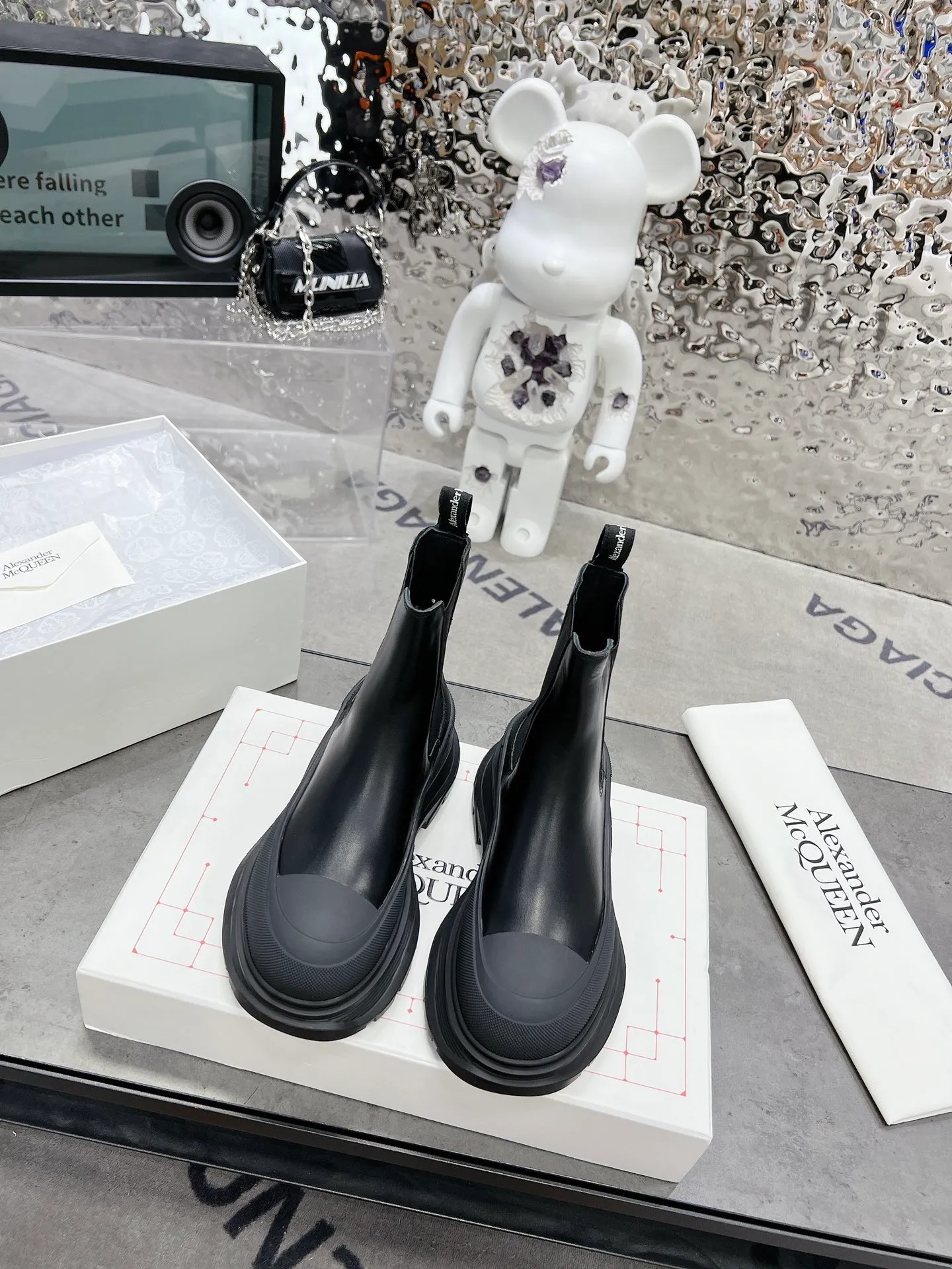 👟👟Ex-factory price 560👟👟 Women's Shoes Women's Clothing 𝐀𝐥𝐞𝐱𝐚𝐧𝐝𝐞𝐫 𝐌𝐜𝐐𝐔𝐄𝐄𝐍 McQueen·Classic versatile Chelsea boots Size 34-41